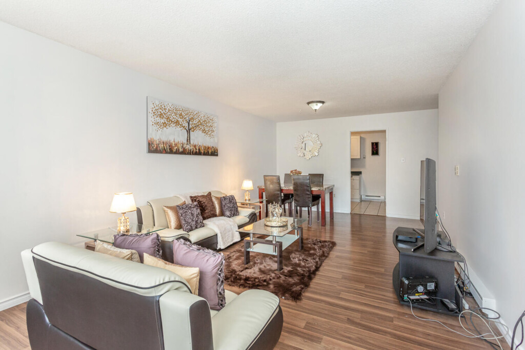 73 Peelton Heights Road, Brampton